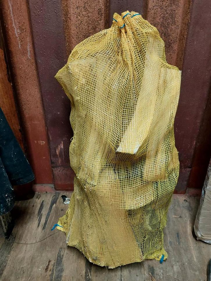 15kg brandhout in netzak, Jardin & Terrasse, Bois de chauffage, Enlèvement