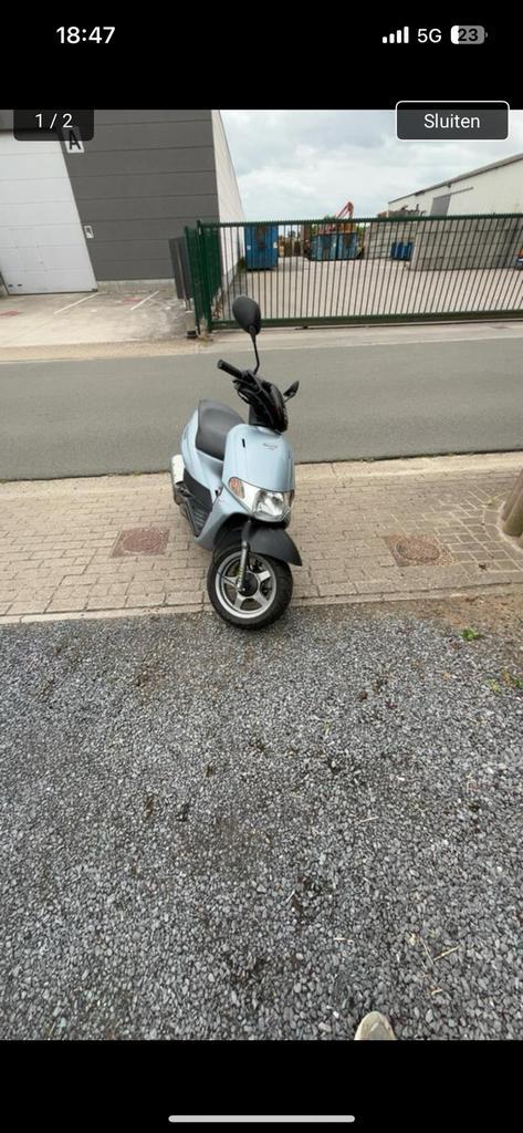 Derbi atlantis, Fietsen en Brommers, Brommers | Derbi, Zo goed als nieuw, Klasse B (45 km/u), Ophalen