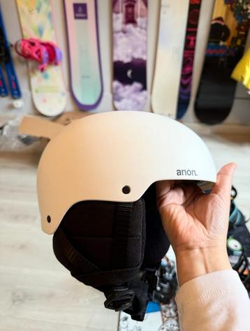 helm van burton anon maat 52-55 beschikbaar voor biedingen