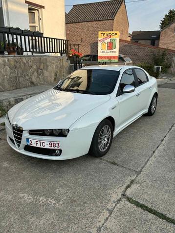 Hallo, ik verkoop mijn Alfa 159 1.9JTD. Ze komt van  beschikbaar voor biedingen