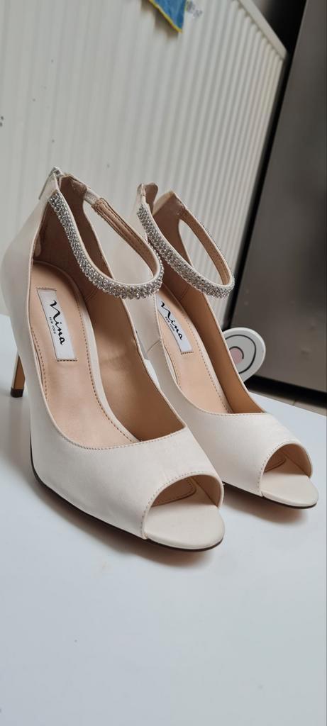Schonen Hakken Nina, Kleding | Dames, Schoenen, Zo goed als nieuw, Schoenen met hoge hakken, Beige, Ophalen of Verzenden
