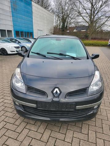 Renault  Clio  beschikbaar voor biedingen