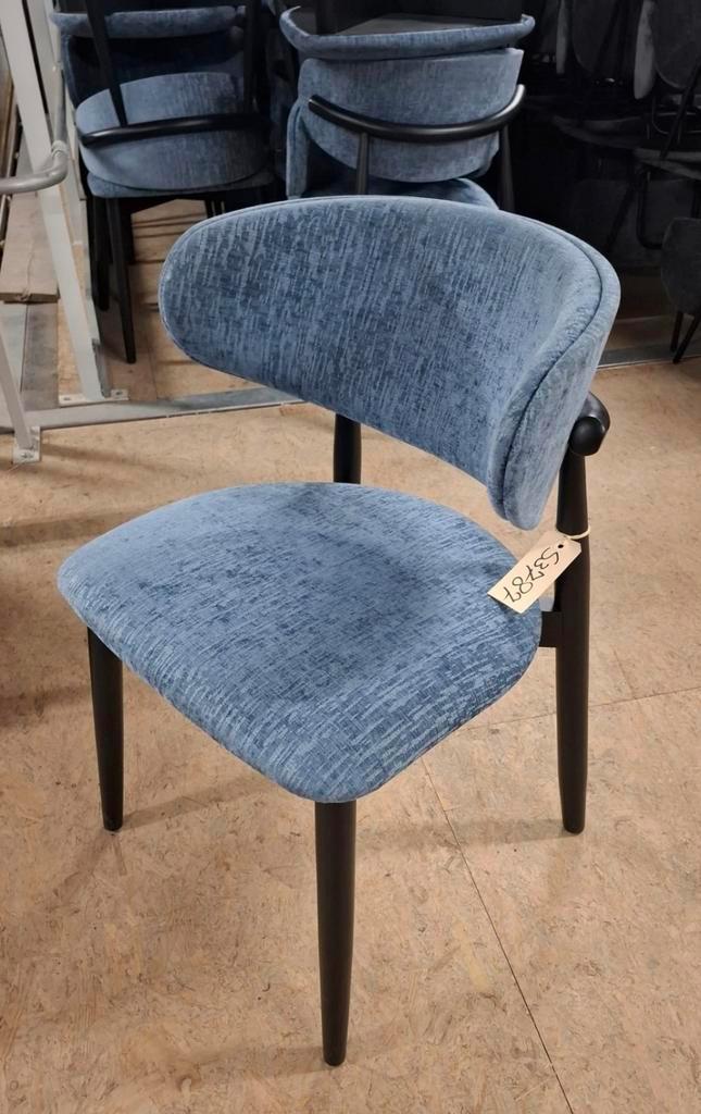 17 deens Scandinavische design HORECA horeca bistro trendy!, Huis en Inrichting, Stoelen, Zo goed als nieuw, Hout, Blauw, Ophalen of Verzenden