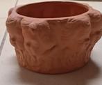 Terracotta bloempot met kopjes, Ophalen, Zo goed als nieuw, Terracotta
