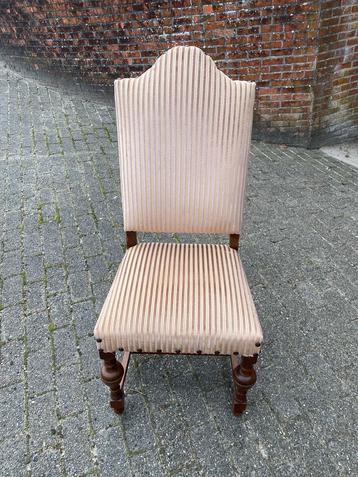 6 eetkamer stoelen - gratis beschikbaar voor biedingen