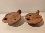 2 oude type Romeinse olielampjes terracotta antiek, Huis en Inrichting, Ophalen of Verzenden