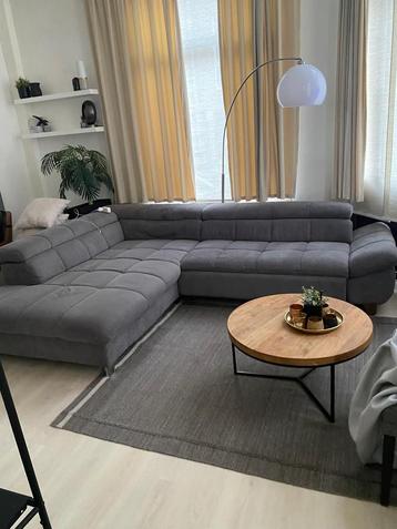 Moderne hoekzetel met slaapfunctie,grijs fluweelachtig stof. beschikbaar voor biedingen