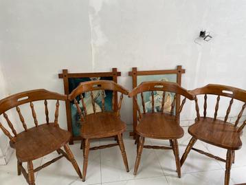 Set van 4 vintage spijlen stoelen beschikbaar voor biedingen