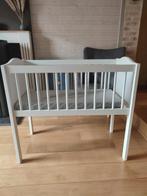 Witte houten kinderwieg met matras, Kinderen en Baby's, Babywiegjes en Ledikanten, Ophalen, Zo goed als nieuw