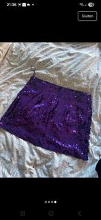 Kort feestelijk rokje, Enlèvement