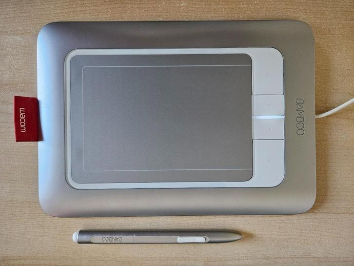 Wacom Bamboo CTH-461 grafische tablet, Computers en Software, Tekentablets, Gebruikt, Bedraad, Multi-touch, Ophalen of Verzenden