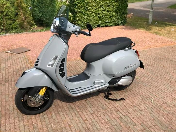 Vespa 300 GTS Hpe, Motoren, Motoren | Piaggio, Particulier, Super Sport, 12 t/m 35 kW, 1 cilinder, Ophalen