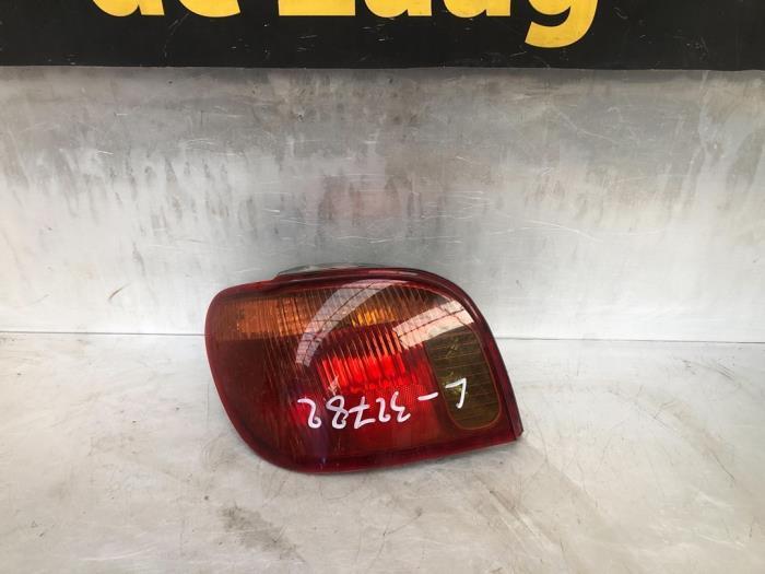 Feu arrière gauche d'un Toyota Yaris, Autos : Pièces & Accessoires, Éclairage, Toyota, Utilisé, 3 mois de garantie, Enlèvement ou Envoi