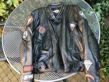 lederen jas met patches metalbands beschikbaar voor biedingen