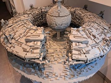 Le vaisseau de contrôle des droïdes LEGO Lucrehulk
