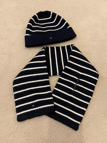 Tommy Hilfiger baby muts en sjaal - Nieuw beschikbaar voor biedingen