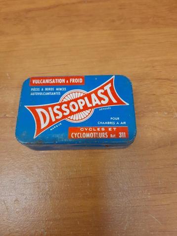 Oude lege patchbox dissoplast bromfiets beschikbaar voor biedingen