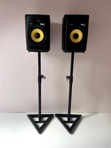 2x KRK Rokit 8 + statieven beschikbaar voor biedingen