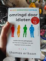 Nieuw- omringd door idioten, Boeken, Ophalen of Verzenden, Zo goed als nieuw