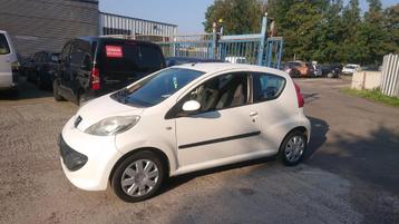 Peugeot 107 1000cc essence 2008 149000km ve GARANTIE