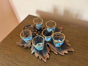 Decor glazen beschikbaar voor biedingen
