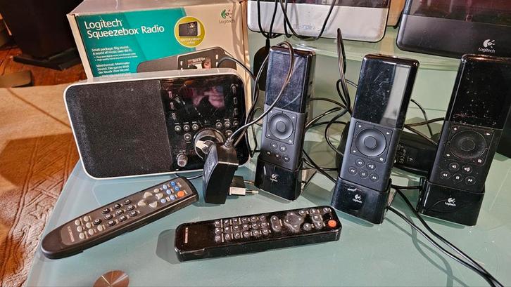 Différents lecteurs et télécommandes Logitech Squeezebox, TV, Hi-fi & Vidéo, Lecteurs multimédias, Enlèvement ou Envoi