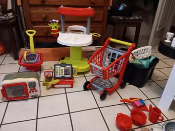 Zeer mooi proper speelgoed, poppenhuis wasmachine op batteri beschikbaar voor biedingen