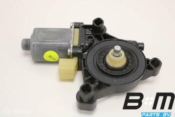 Raammotor linksvoor Audi A3 8V 5Q0959802B beschikbaar voor biedingen