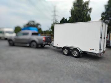Gesloten aanhangwagen  beschikbaar voor biedingen