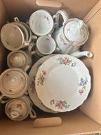 Servies 3x met gouden randje & bloemen, Ophalen