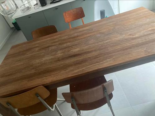 Zeer mooie eettafel massief hout met groeven, Huis en Inrichting, Tafels | Eettafels, Ophalen