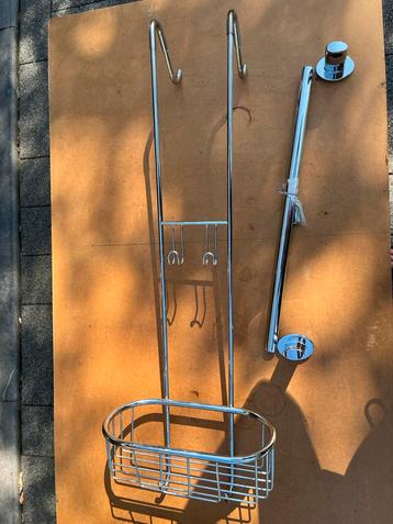 Douche hangrek en handdoekstang beschikbaar voor biedingen