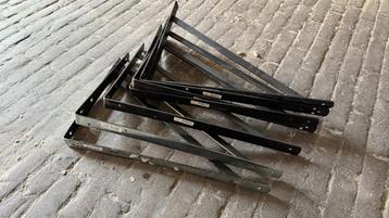 7x versterkte plankdragers 330mm x 500mm beschikbaar voor biedingen