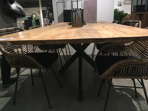 Teak eettafel met kruispoot, Huis en Inrichting, Tafels | Statafels, Zo goed als nieuw, Ophalen