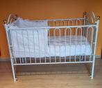 baby- kinderbed met bedomranding, matras, dekbed en hoes, Enlèvement, Comme neuf, Blanc, Garçon ou Fille