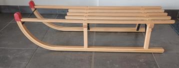 houten slee beschikbaar voor biedingen