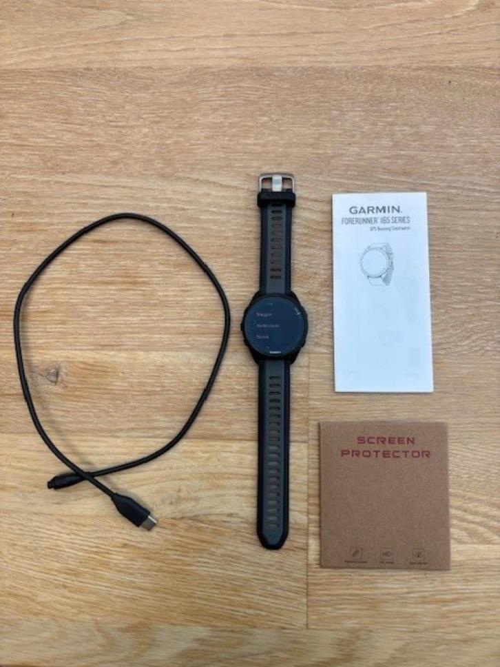 Garmin Forerunner 165 + Strap-it screen protector, Handtassen en Accessoires, Sporthorloges, Zo goed als nieuw, Zwart, Afstand