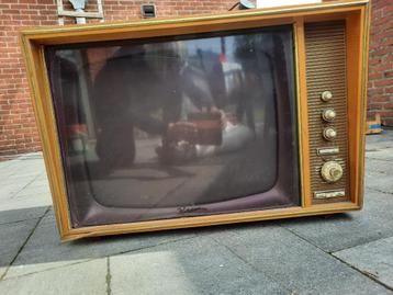 Televisie-toestel beschikbaar voor biedingen