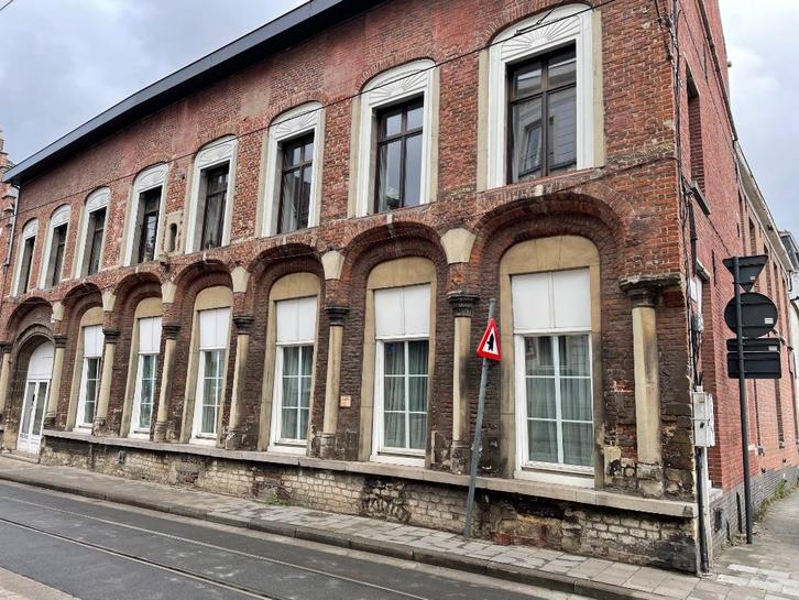 Monumentaal gerenoveerd herenhuis met tuin aan Patershol, Immo, Huizen te huur
