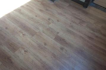 Quick step en bon état à petit prix à Bxl !, 50 à 150 cm, Parquet, Synthétique, Enlèvement