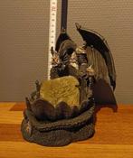 Une figurine DRAGON avec coffre lumineux +- 17,5 cm de haut, Ophalen of Verzenden