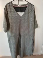 Zwart kleed met motief CKS, Kleding | Dames, Jurken, Zwart, Maat 46/48 (XL) of groter, Ophalen of Verzenden, Knielengte