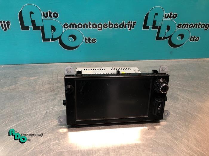 Radio van een Renault Clio (Clio 4 12-), Auto-onderdelen, Elektronica en Kabels, Renault, Gebruikt, 3 maanden garantie, Ophalen of Verzenden