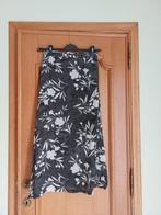 longue jupe noire et blanc - taille 36, Vêtements | Femmes, Taille 36 (S), Noir, Porté, Sous le genou