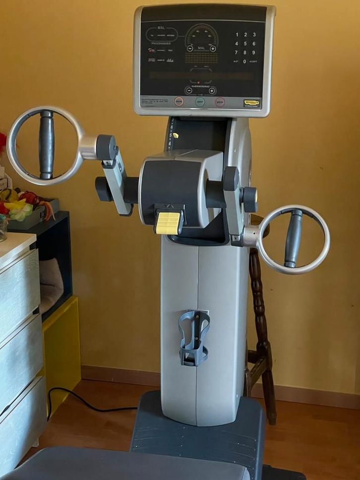 Technogym Excite Arm Bike, Sport en Fitness, Fitnessapparatuur, Gebruikt, Overige typen, Armen, Borst, Rug, Metaal, Ophalen