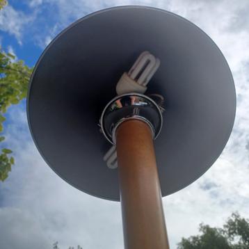 Vintage Titan-design tafellamp  beschikbaar voor biedingen