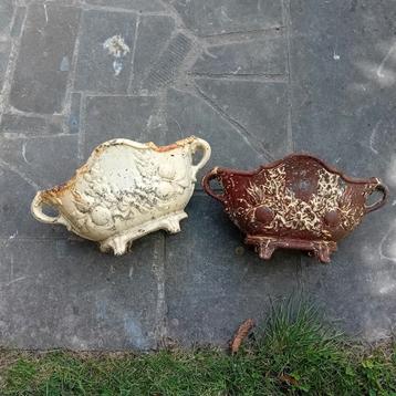 Paire de jardinières en fonte beschikbaar voor biedingen