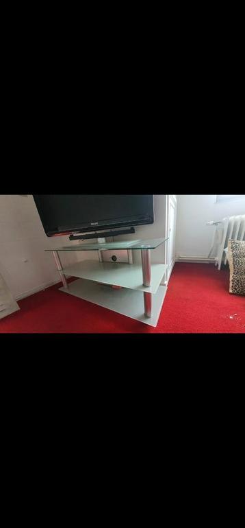 Salon of TV tafel uit glas, inox en aluminium beschikbaar voor biedingen