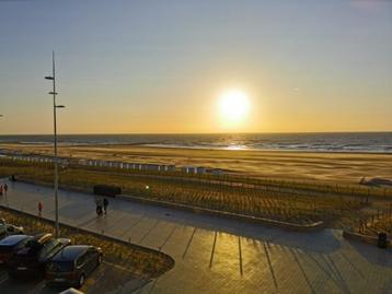 Westende Zeedijk Zon zee, breed strand, balkon, App te huur