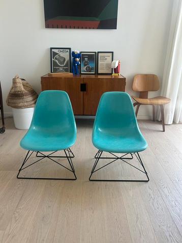 2 vintage Eames sidechair shells - fibreglass - H Miller beschikbaar voor biedingen